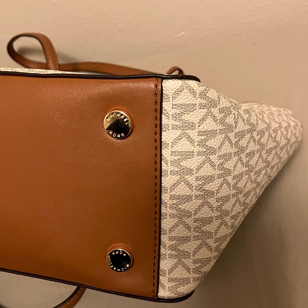 Michael Kors White and Brown Tote Bag - Picture 11 of 16